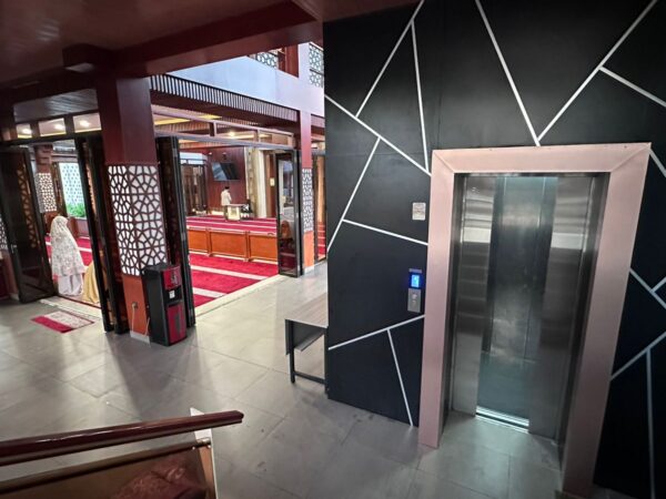 Fasilitas Lift Lantai 2