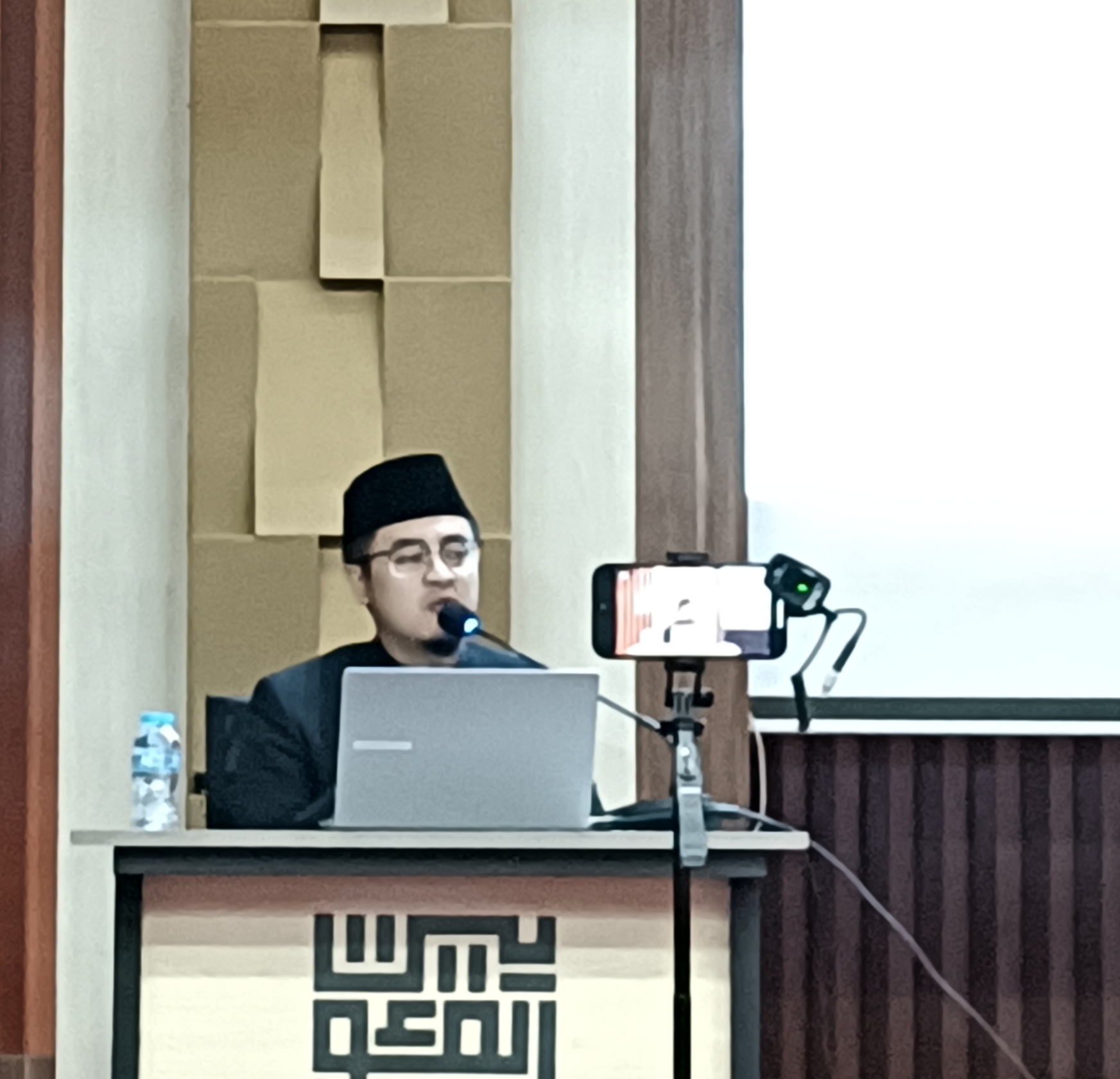 Kajian Jum'at, Allah Maha Mendengar (As-sami') Kajian Jum'at, Allah Maha Mendengar (As-sami')